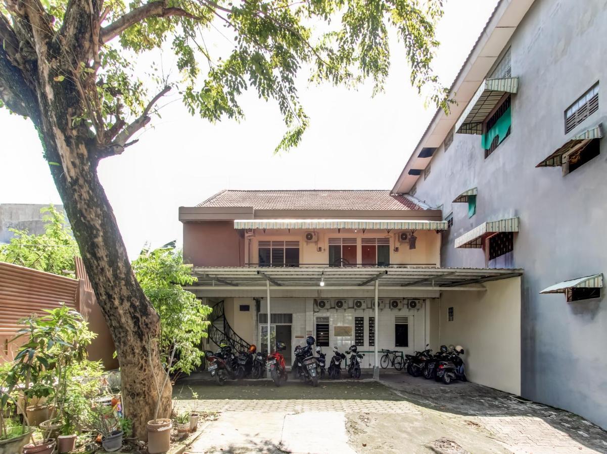 Oyo Life 91374 Asia Stay Semarang Syariah Buitenkant foto